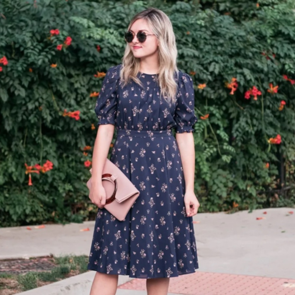 LIKE NEW Gal Meets Glam Dress